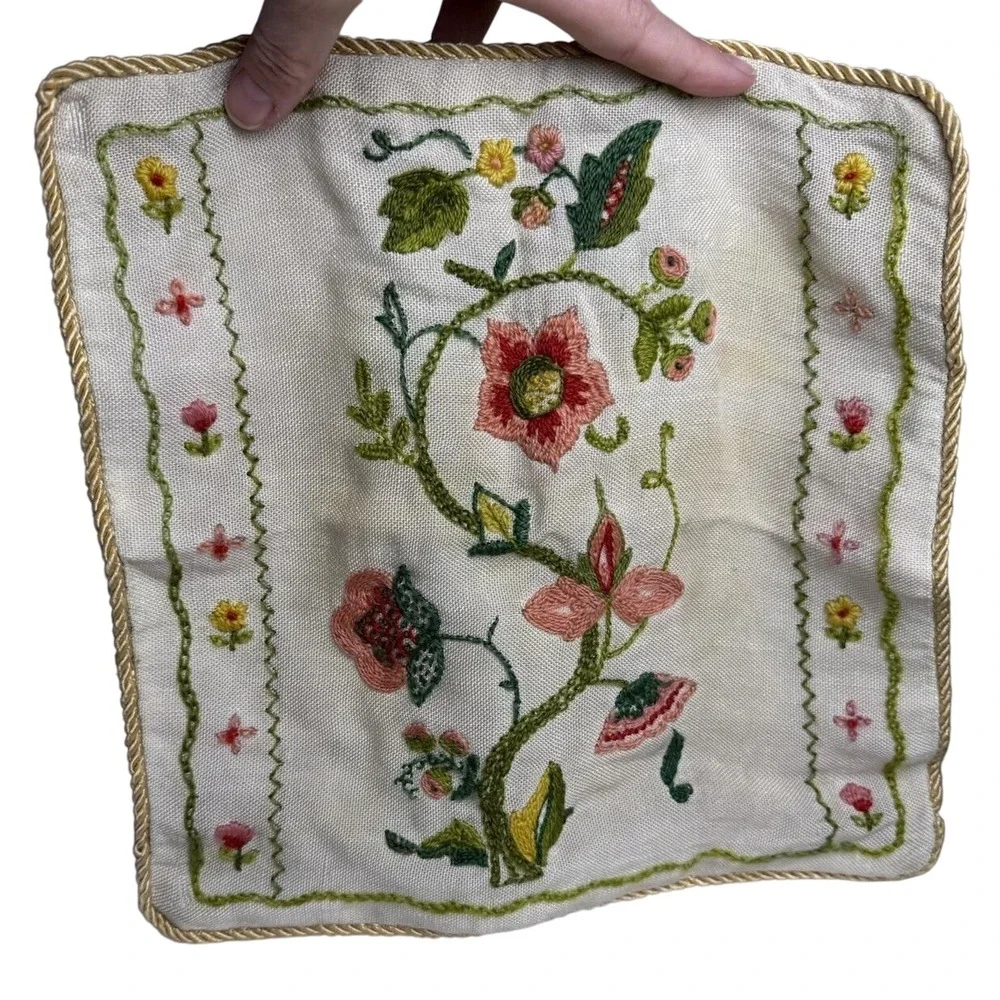 Vintage 70s Jacobean Vine Pink Pillow Cover‎ Floral Crewel Embroidered Cottage